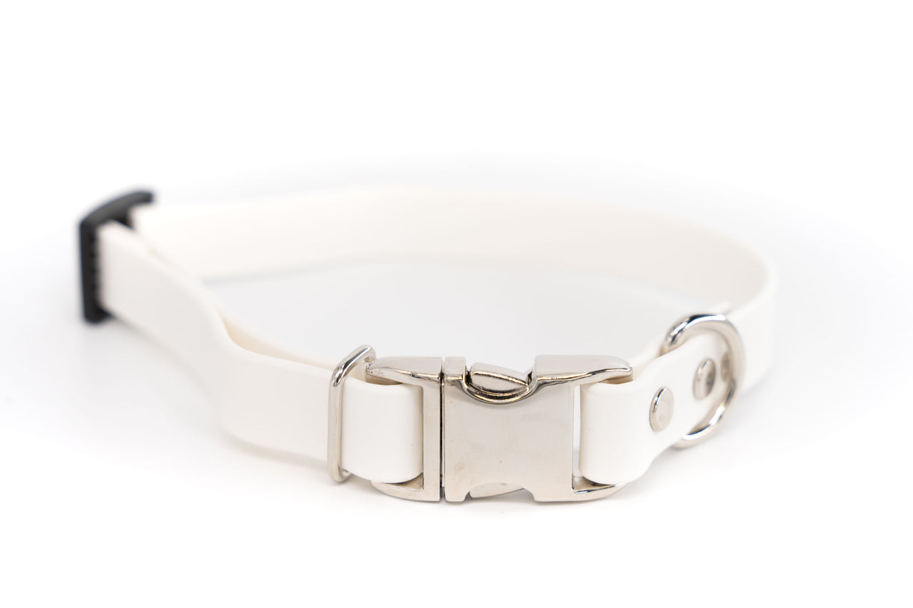 Waterproof Biothane | Flat Side Release | Snow | Medium / Large 13"-19" 3/4" with silver metal buckle