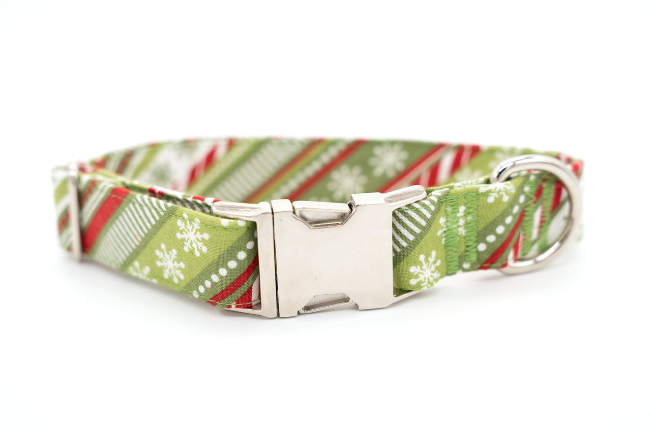Snowflakes & Diagonal Stripes adjustable dog collar, medium 1"